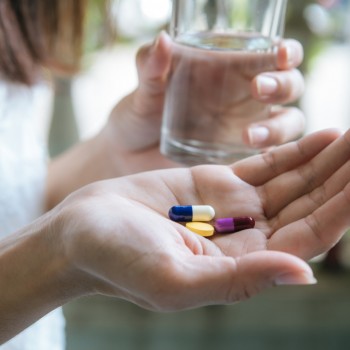 Automedicação pode agravar doenças, provocar intoxicações, reações alérgicas e até a morte
